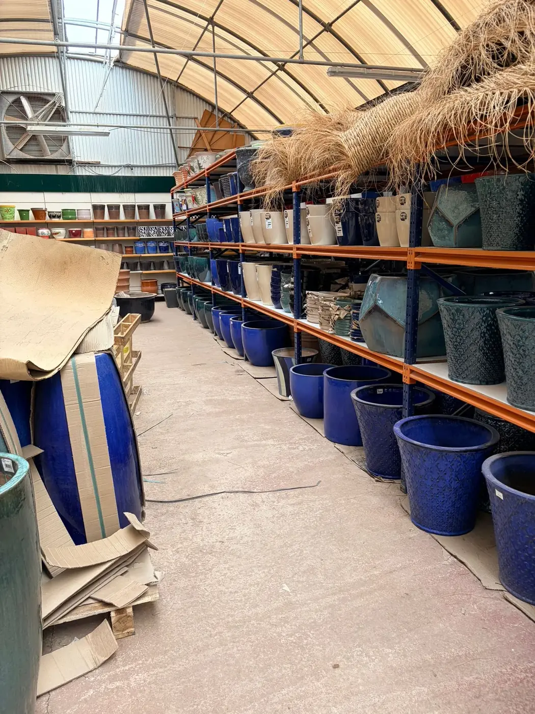 Maceteros esmaltados azul cobalto — decoración de jardín de cerámica artesanal