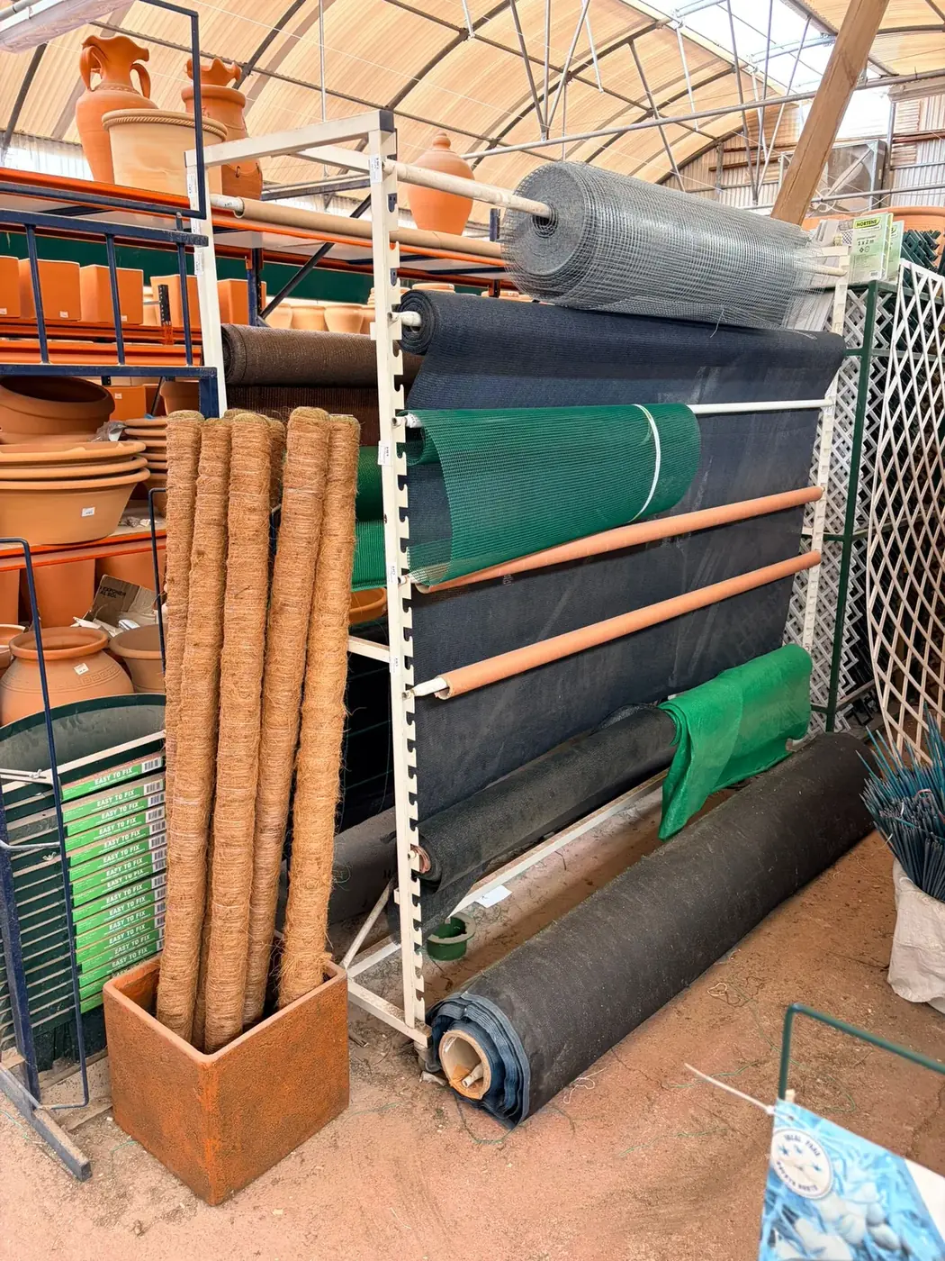 Mallas de sombreo, tutores de fibra de coco y complementos de jardinería en Vivero Rohig